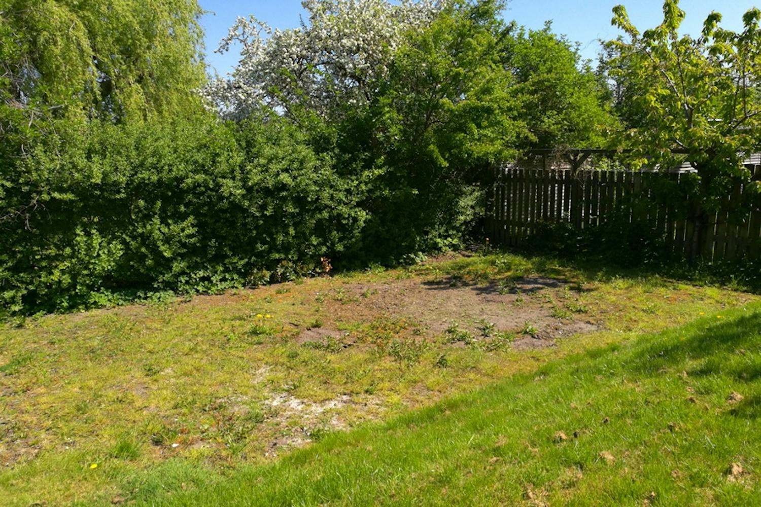 Kivinen olokolo: Tältä piha näytti ennen. Kivinen olokolo: Tältä piha näytti ennen.